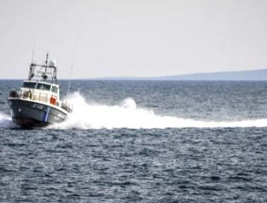 Σκάφος του ΛΣ μετέφερε στη Χίο 29 παράνομους μετανάστες